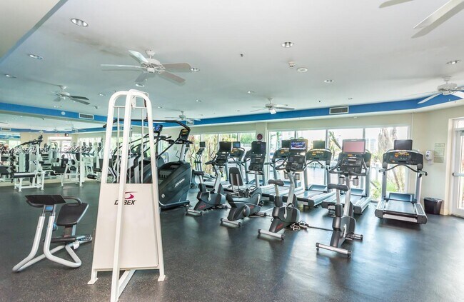 Building Photo - 3340 NE 190th St