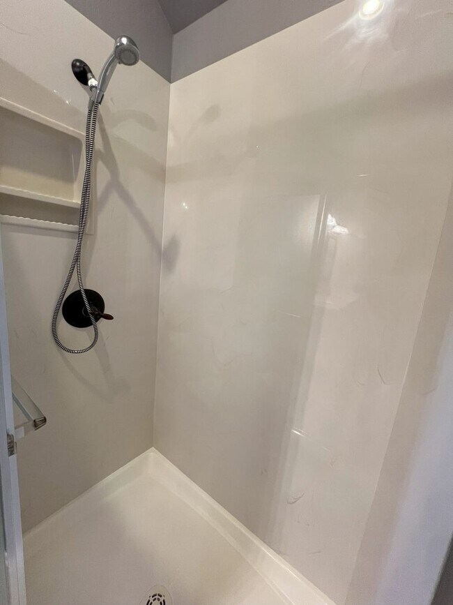 Building Photo - (3) Bed/(2) Bath + Study and Safe Room in ...