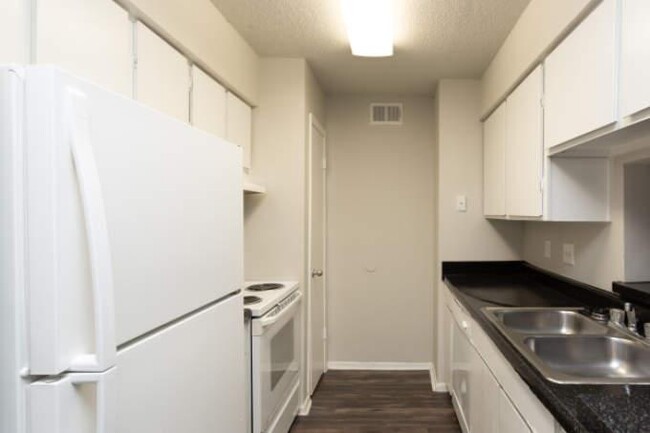 Building Photo - 1 bedroom in Austin TX 78753