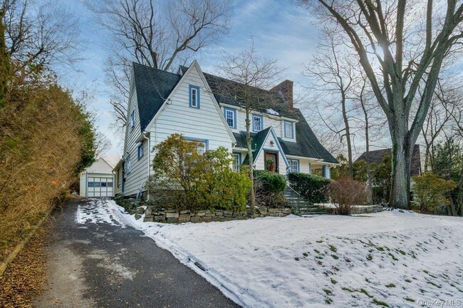 Building Photo - 8 Ridgecrest W