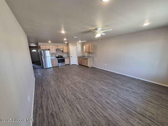 Building Photo - 214 Guava Ave