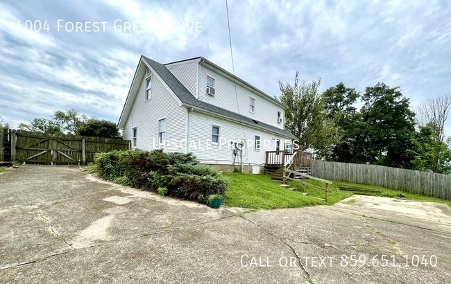 Building Photo - 4004 Forest Green Dr