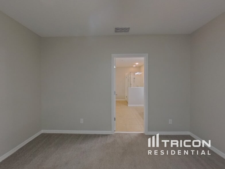 Building Photo - 203 Hydra Wy