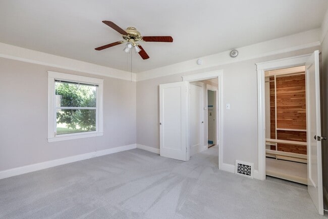 Building Photo - 3 Bed / 2 Bath charming home in upscale neighborhood near Glen Park. YouTube Tour!!