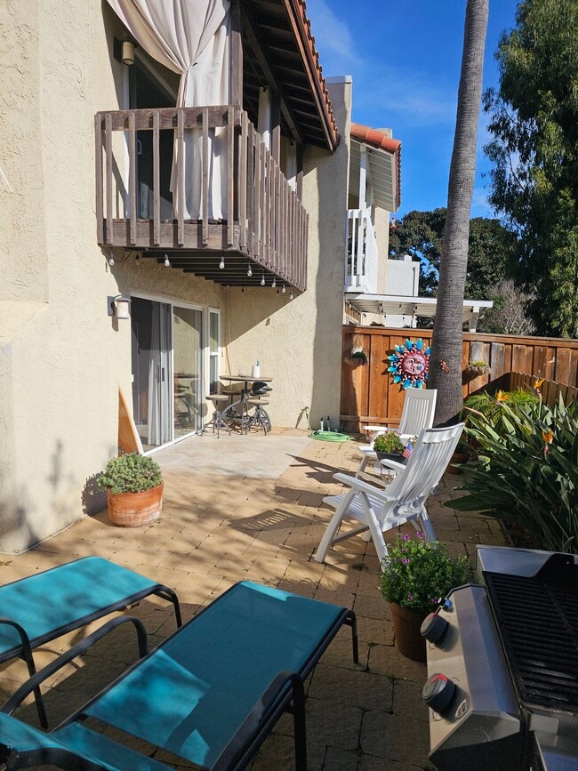 Building Photo - 853 Mola Vista Way