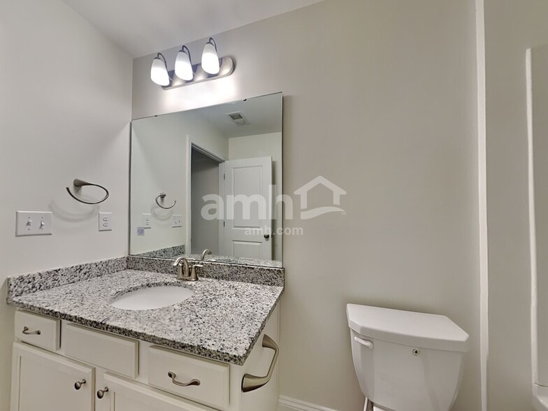 Building Photo - 137 Sweet Gum Dr