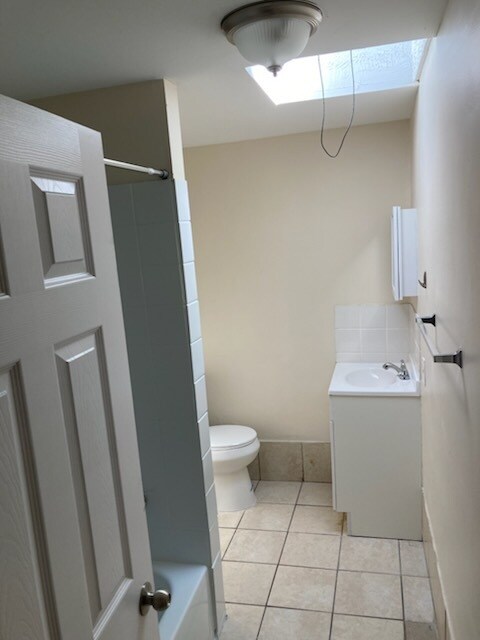 Building Photo - 628 Ponca St