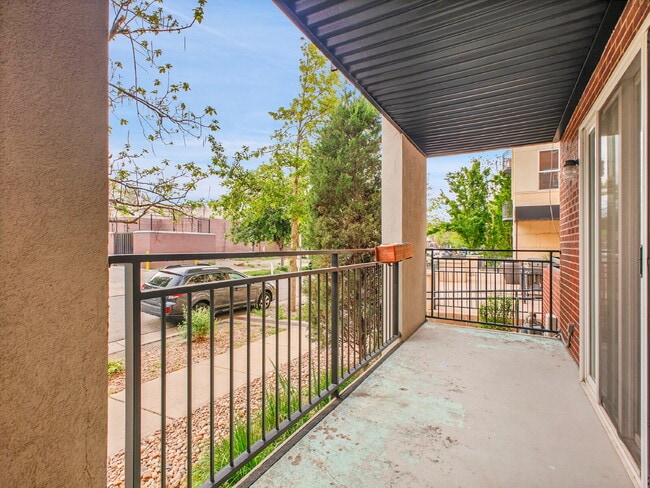 Building Photo - $1,625 - 1 Bed 1 Bath Condo Available Near...