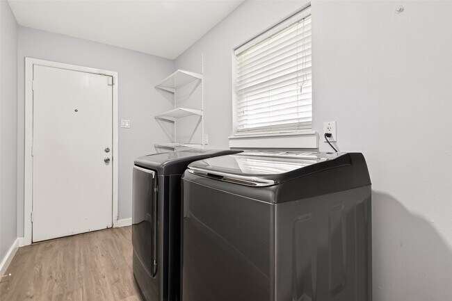 Building Photo - 9670 Judalon Ln