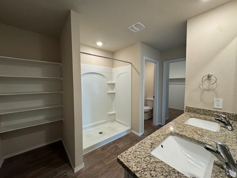 Building Photo - 2420 Mulligan Ln