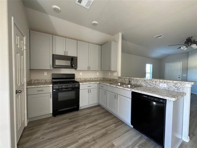 Building Photo - 270 Cumberland Forest Dr