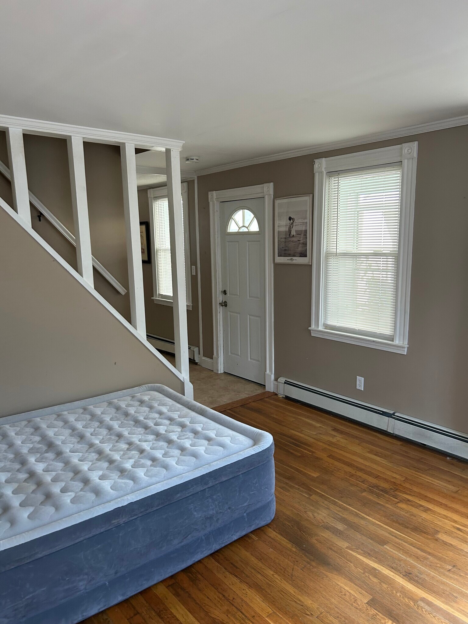 Building Photo - 11 Lincoln Rd