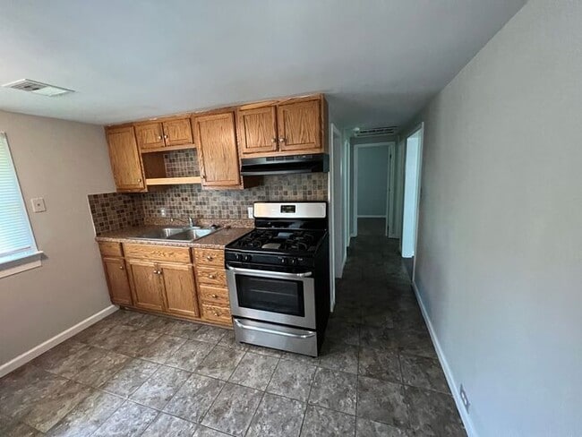 Building Photo - 2 bedroom Single Family Home Niles