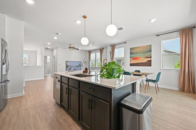 Building Photo - 8411 Leroi Dr