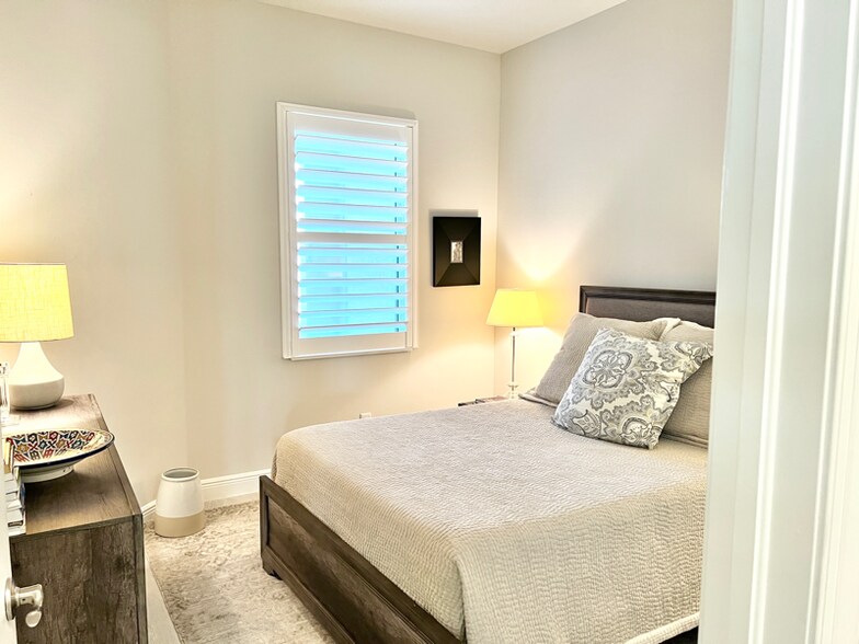 Building Photo - 9134 Cayman Dr