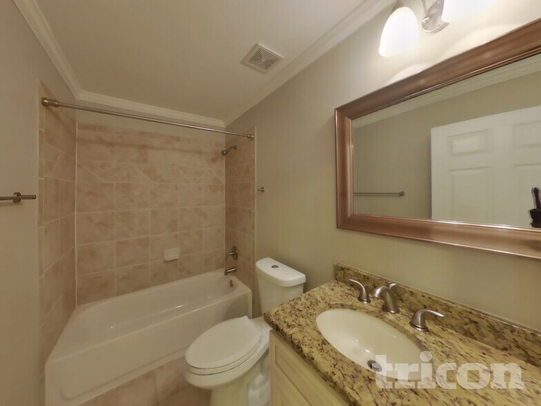 Building Photo - 4919 Post Oak Tritt Rd