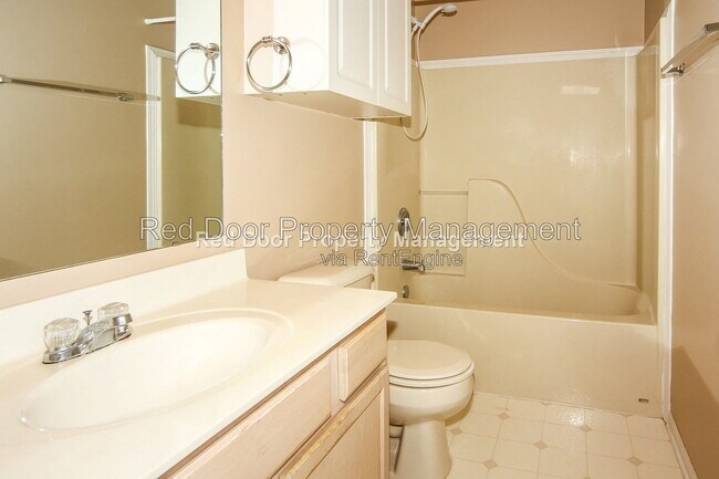 Building Photo - 12420 Brookline St
