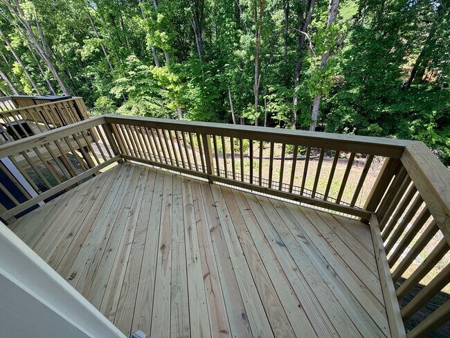 Building Photo - Brand New Townhome in the heart of Charotte