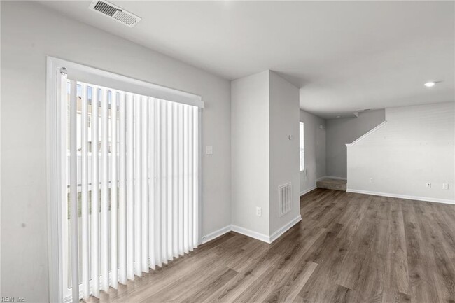 Building Photo - 103 Sourgum Ln