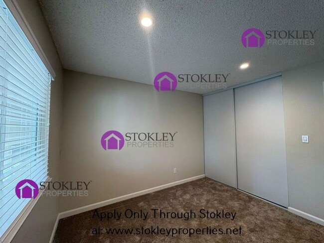 Building Photo - 18 Bonnie Pl