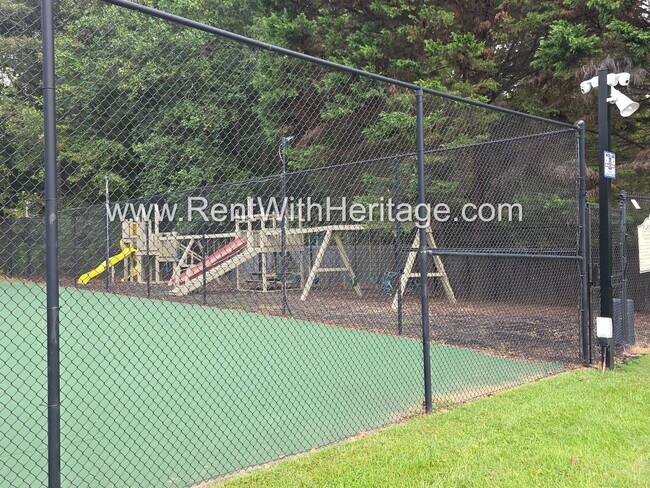 Building Photo - 6322 Hillview Ln