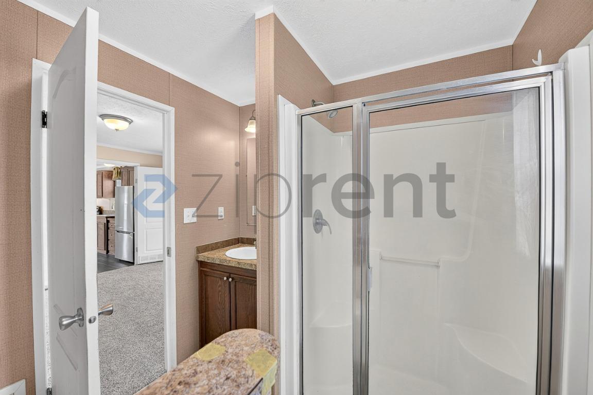 Building Photo - Unit A