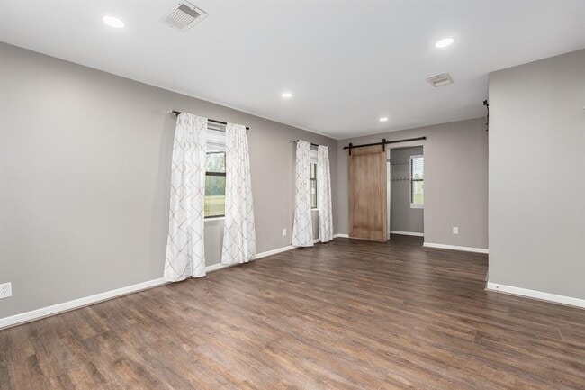Building Photo - 9344 US-69