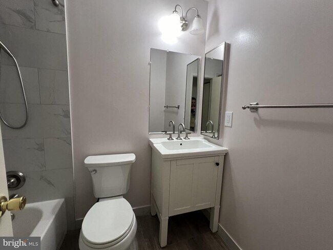 Building Photo - 8729 Sheridan Farms Ct