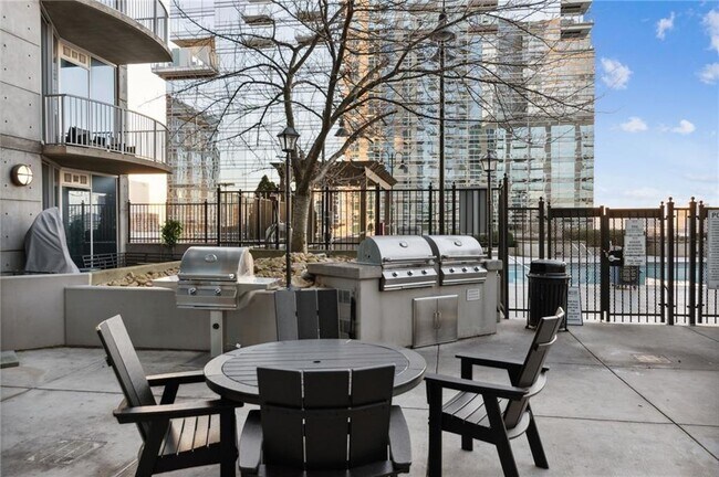 Building Photo - 400 W Peachtree St NW