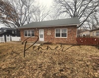 Building Photo - 811 S Hardy Ave