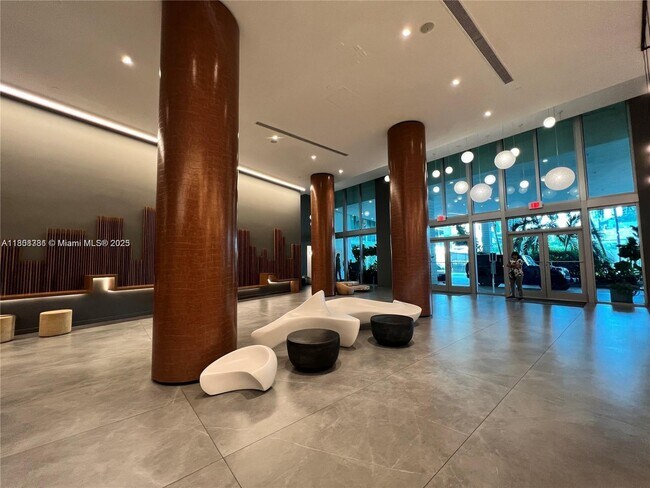 Building Photo - 350 S Miami Ave