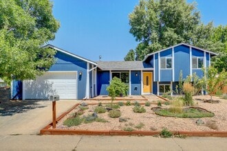 Building Photo - $3,200.00 - 3 Bedrooms, 2 Bathrooms, Singl...