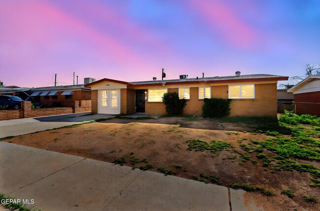 Building Photo - 10060 Kellogg St