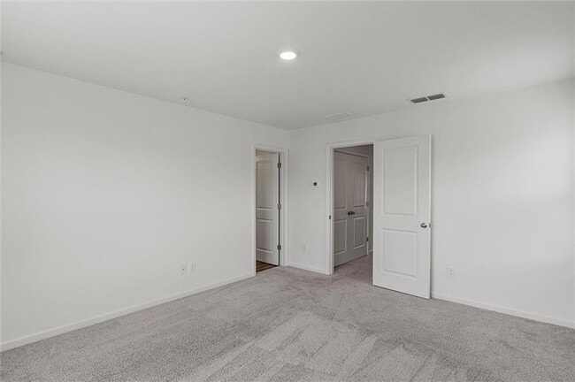Building Photo - 595 Magnolia Cir