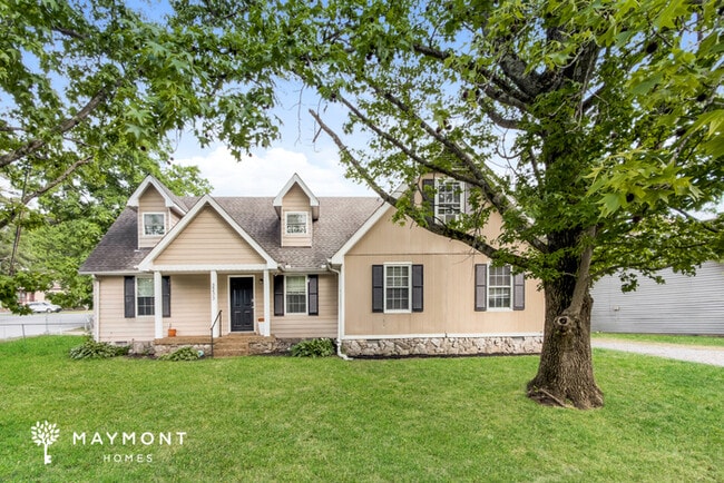 Building Photo - 3202 Lakeford Dr