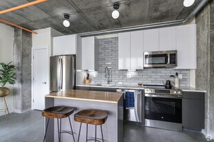 Building Photo - Gotham North