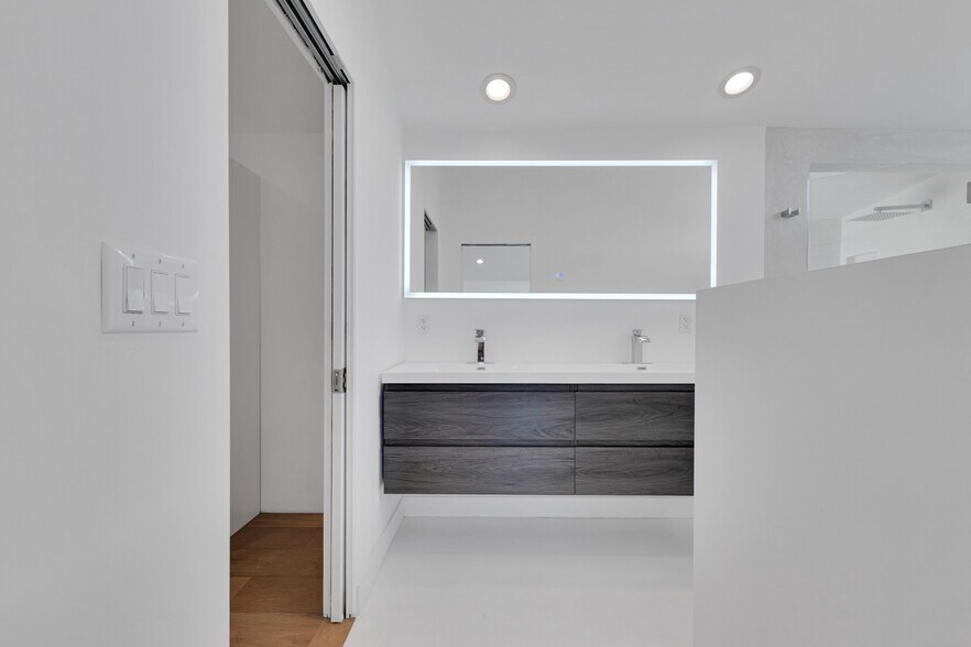 Building Photo - 6234 Paseo Canyon Dr