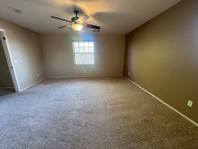 Building Photo - LYONS GATE COMMUNITY, 3PLUS DEN TWO STORY ...