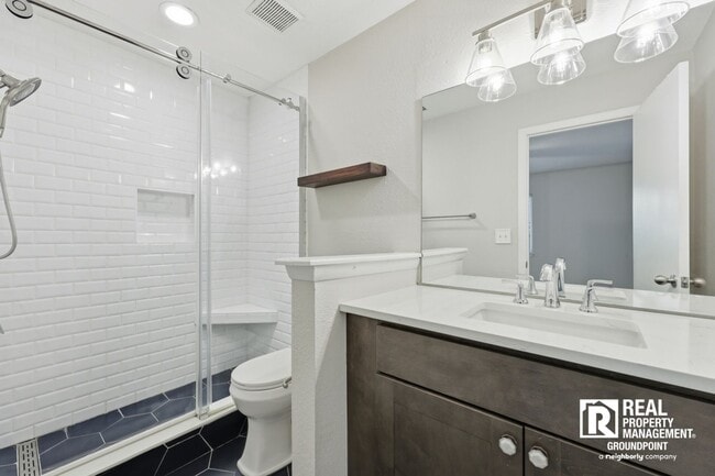 Building Photo - East Bridge Town Lofts Living | Prime Location Near Downtown Charleston