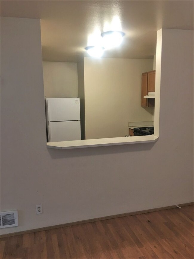 Building Photo - Downstairs West Campus 3 bedroom apartment...