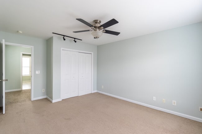 Building Photo - 2047 Sinclair Trce