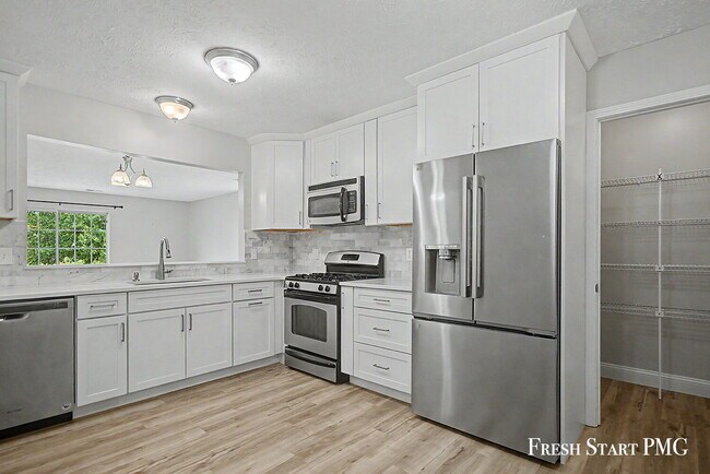 Building Photo - 4051 Rivertown Ln SW