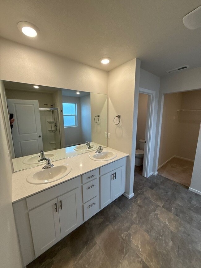 Building Photo - 4770 Daiquiri Ave NE