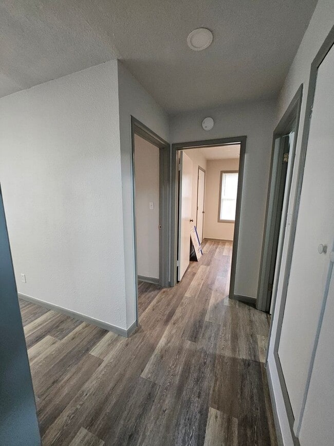 Building Photo - For Rent – Beautifully Remodeled Home in E...