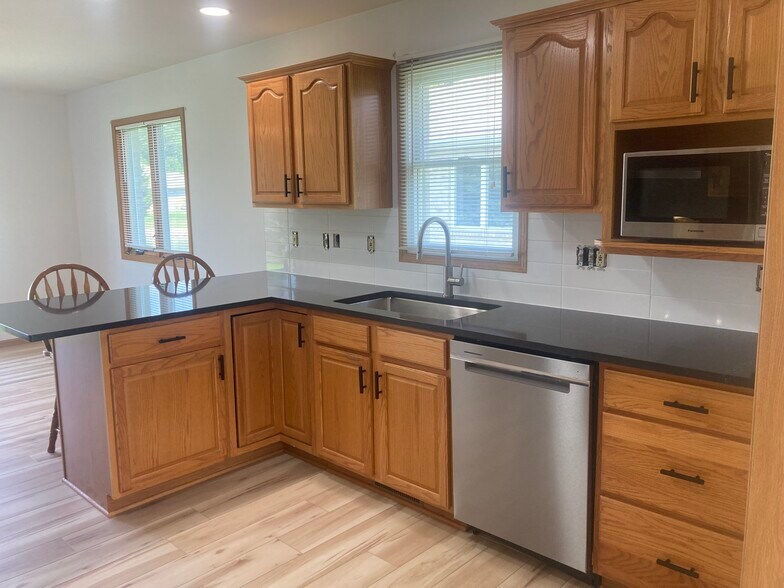 Kitchen - 412 11th Cir SE