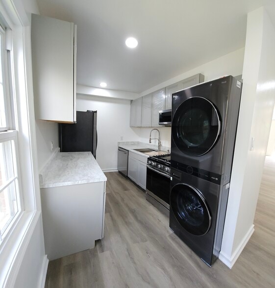 Kitchen - 7 Waterfall Rd