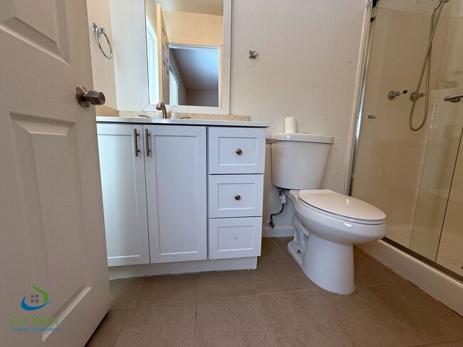 Building Photo - $2995.00 Spacious 3 Bed / 2 Bath Cottage i...