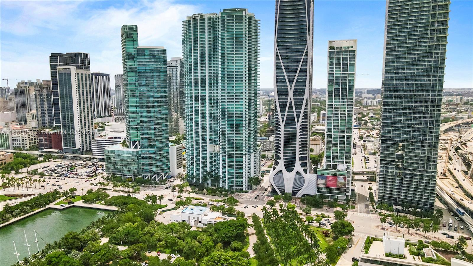 Building Photo - 900 Biscayne Blvd
