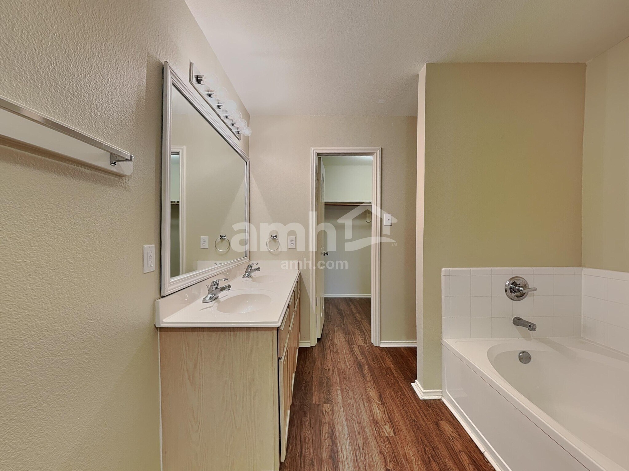 Building Photo - 20927 Banyan Crest Ln