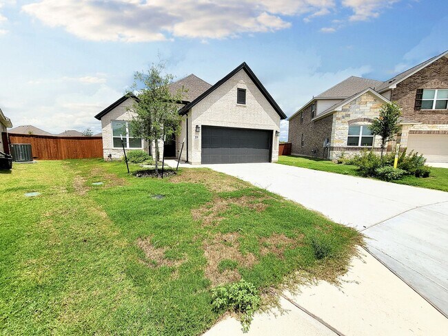 Building Photo - 513 Three Feathers Ct